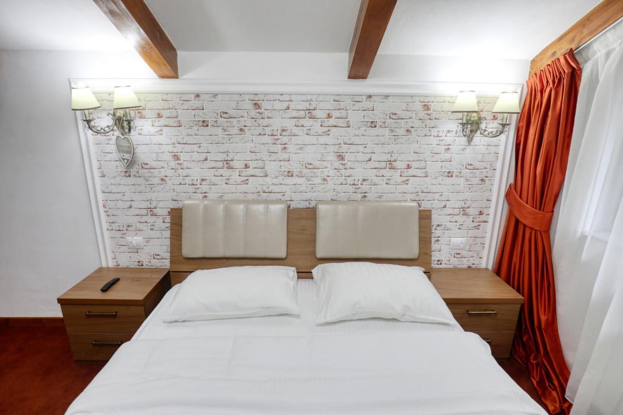 Hotel Ivascu Моисей Екстериор снимка