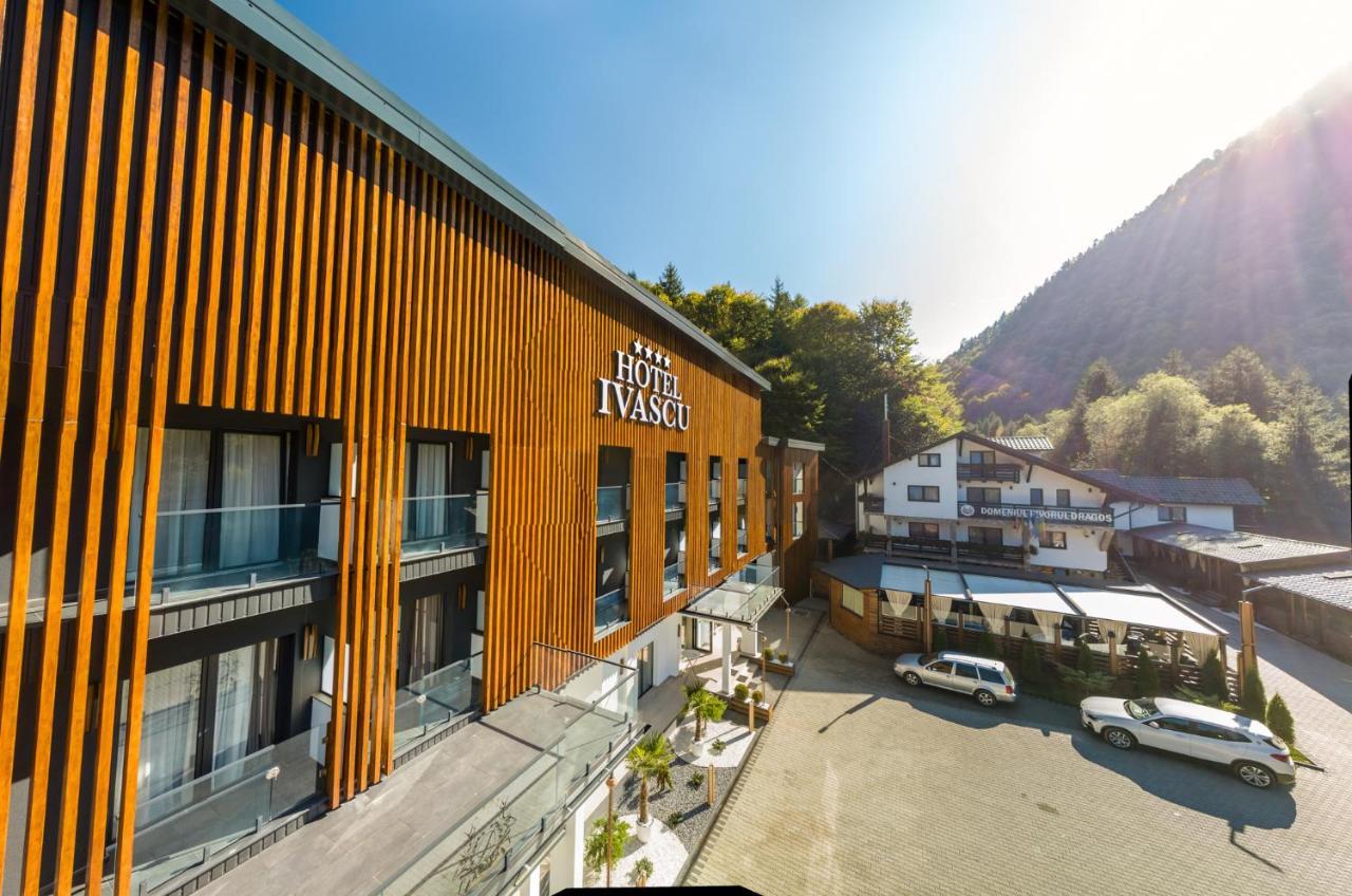 Hotel Ivascu Моисей Екстериор снимка
