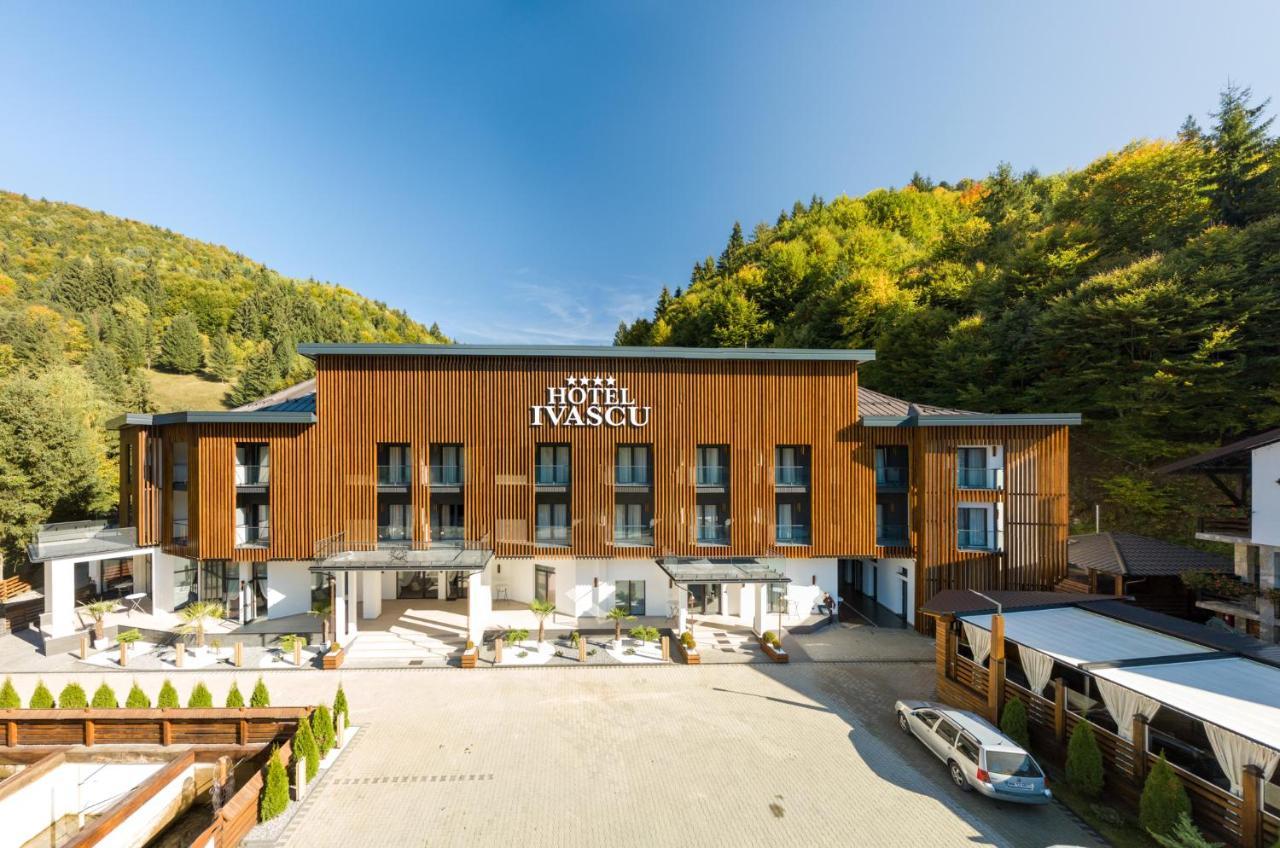 Hotel Ivascu Моисей Екстериор снимка