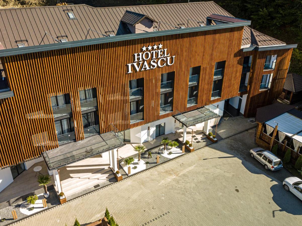 Hotel Ivascu Моисей Екстериор снимка