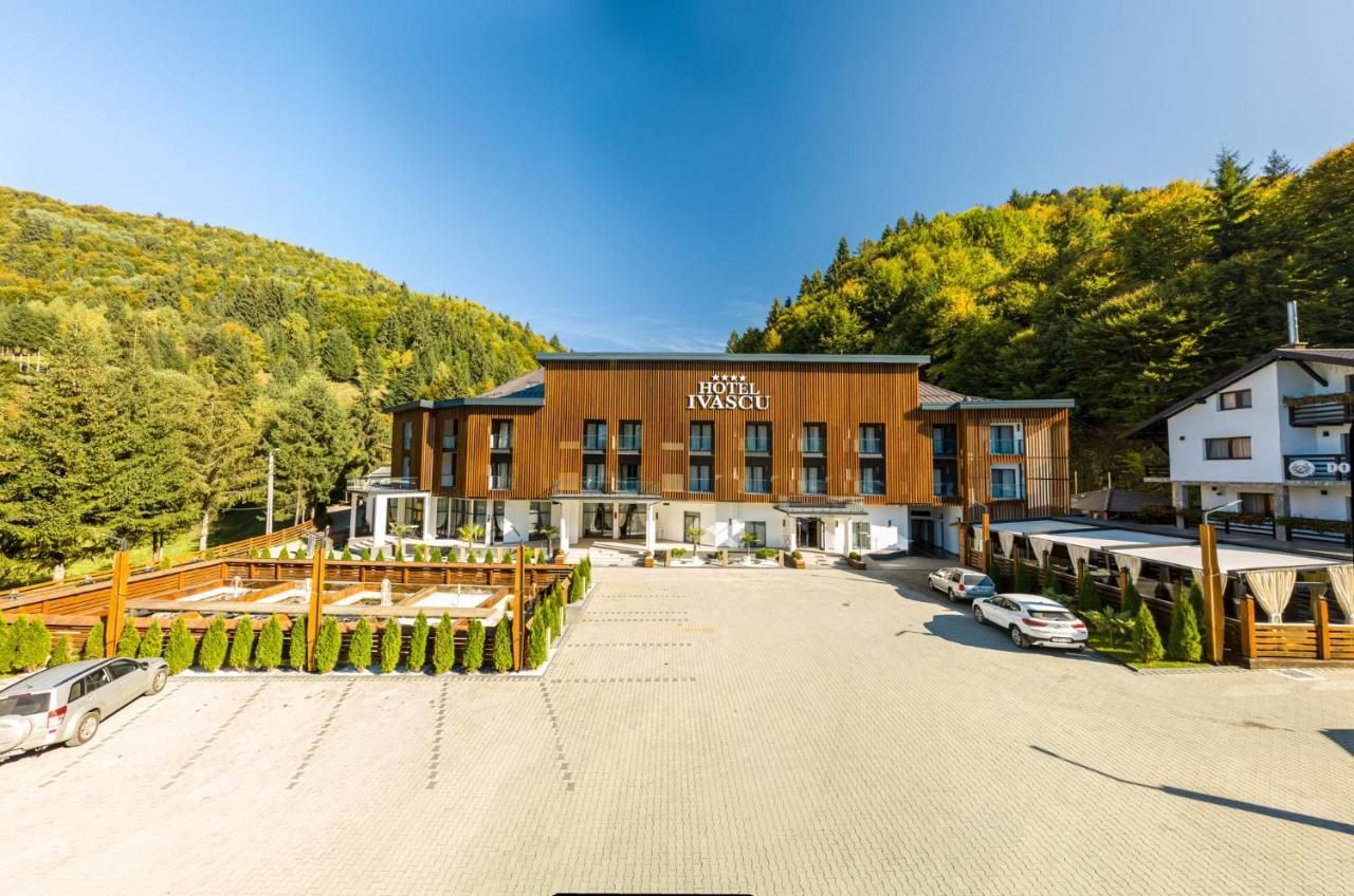 Hotel Ivascu Моисей Екстериор снимка