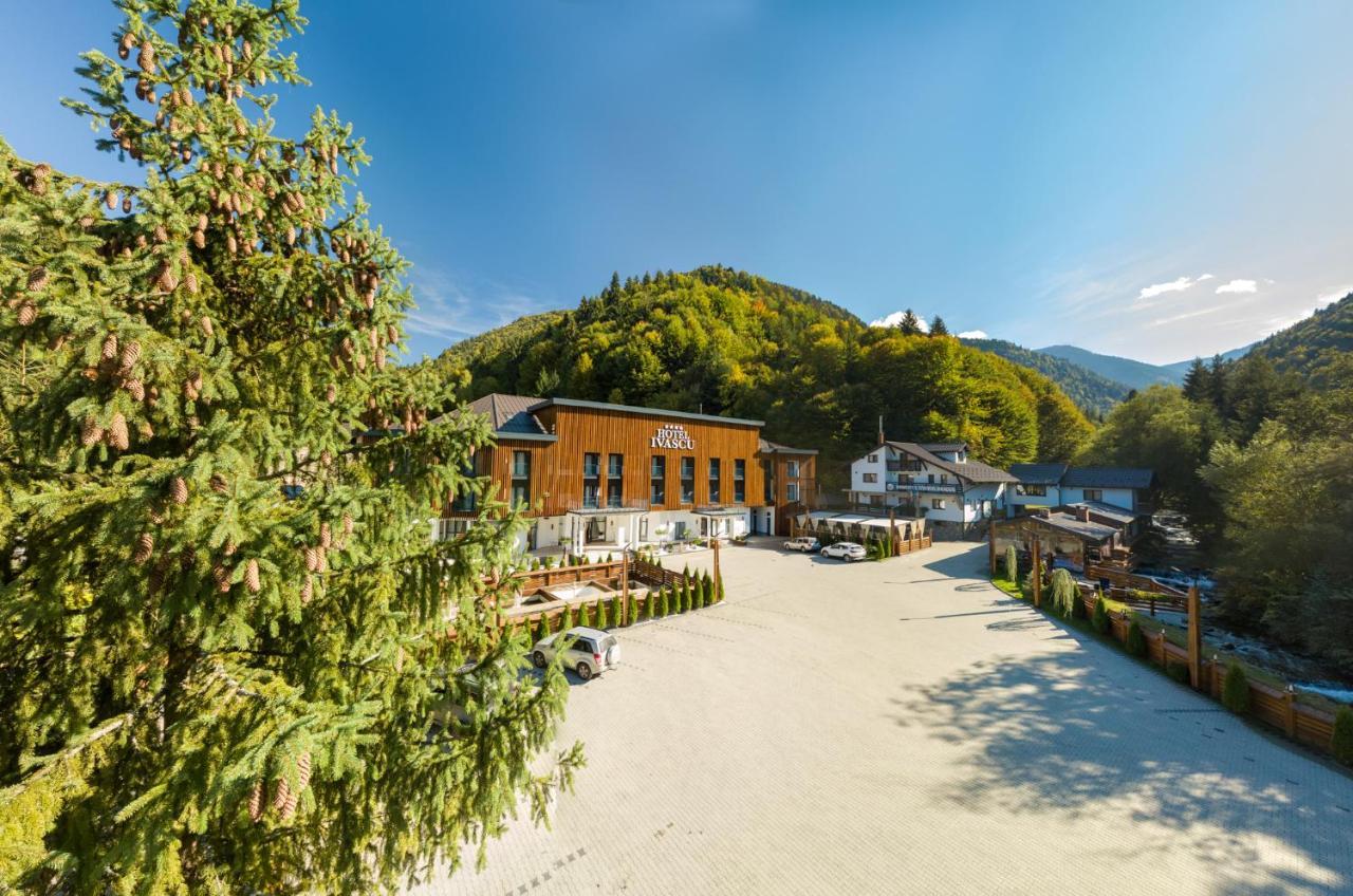 Hotel Ivascu Моисей Екстериор снимка